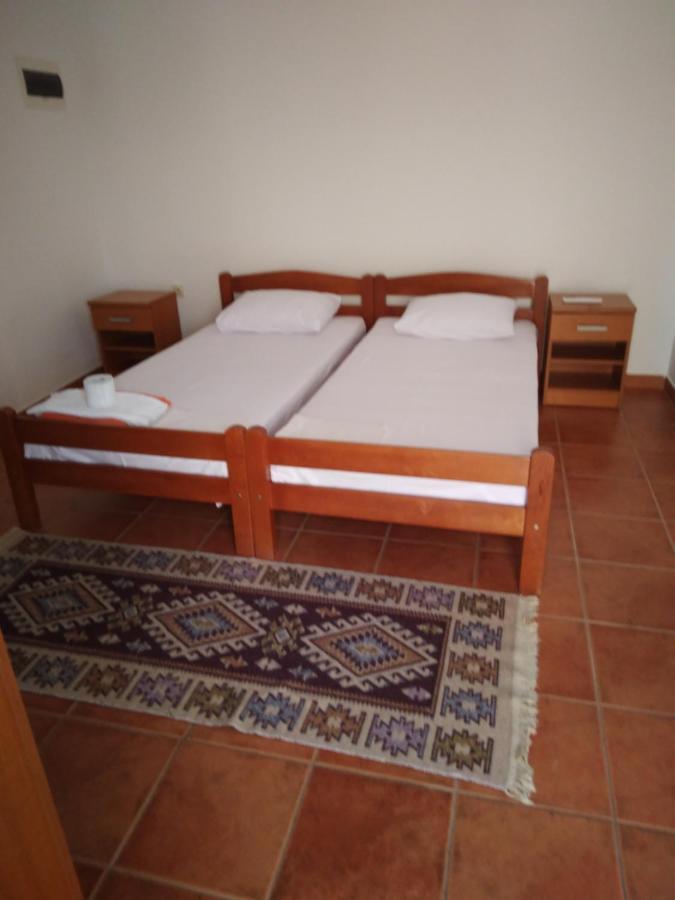 Apartments Mitrovic Podlicak Sveti Stefan Eksteriør billede