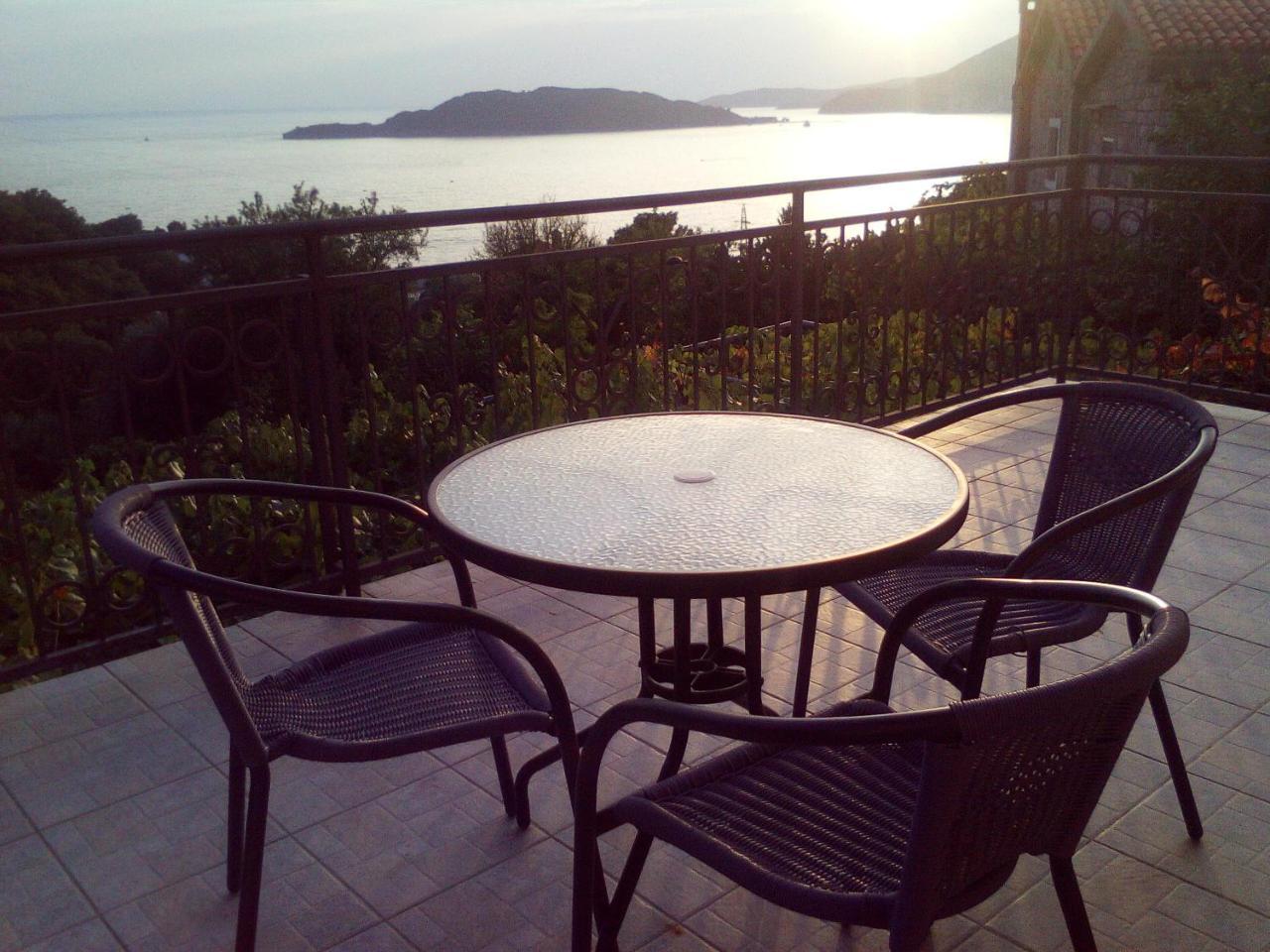 Apartments Mitrovic Podlicak Sveti Stefan Eksteriør billede