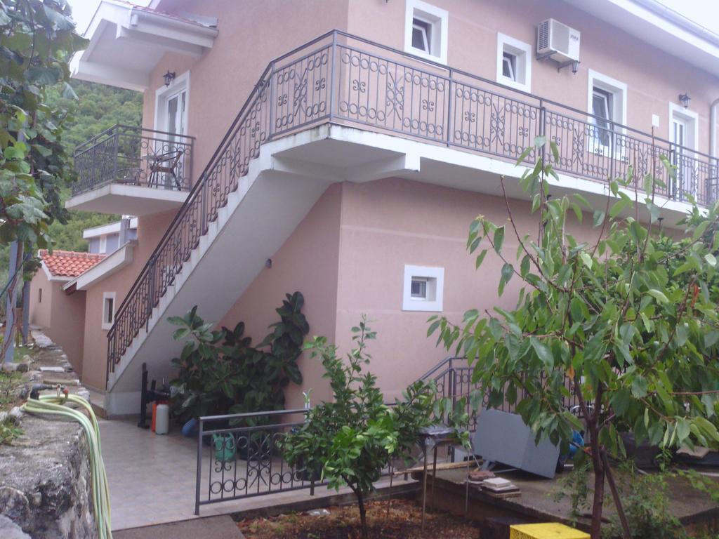 Apartments Mitrovic Podlicak Sveti Stefan Eksteriør billede
