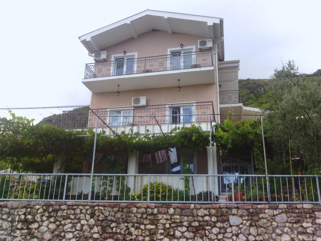 Apartments Mitrovic Podlicak Sveti Stefan Eksteriør billede