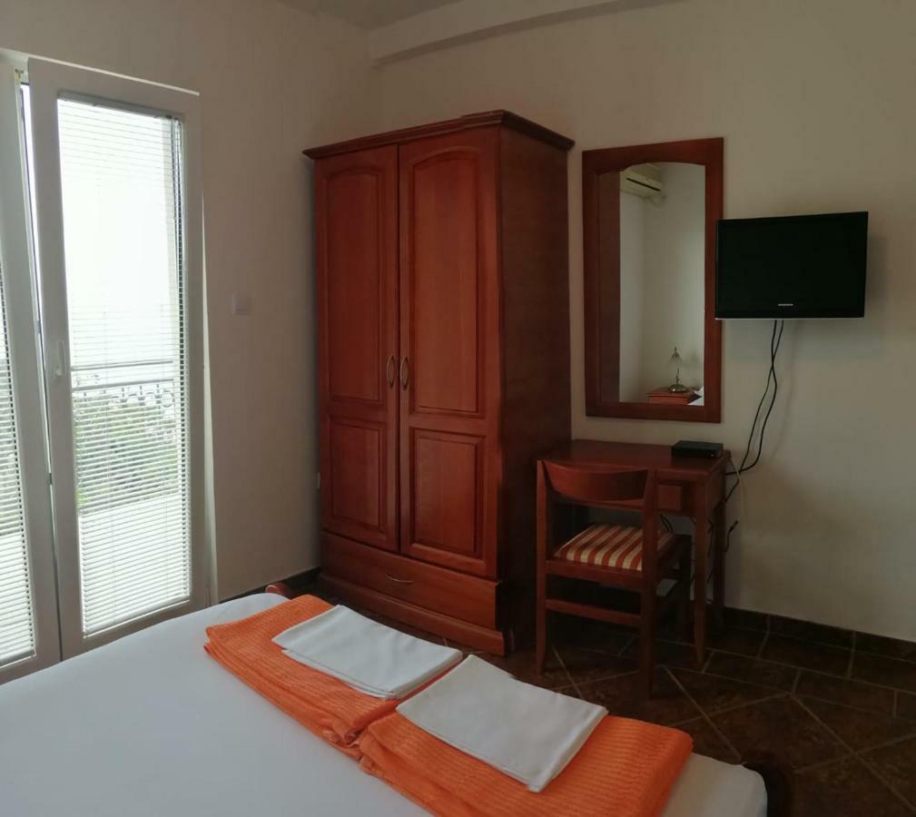 Apartments Mitrovic Podlicak Sveti Stefan Eksteriør billede