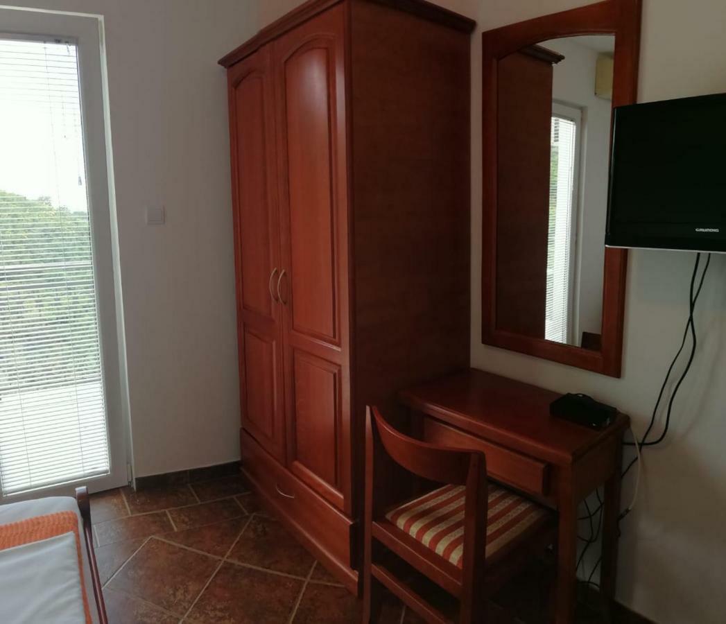Apartments Mitrovic Podlicak Sveti Stefan Eksteriør billede
