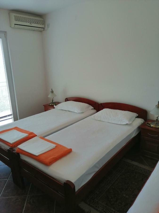 Apartments Mitrovic Podlicak Sveti Stefan Eksteriør billede