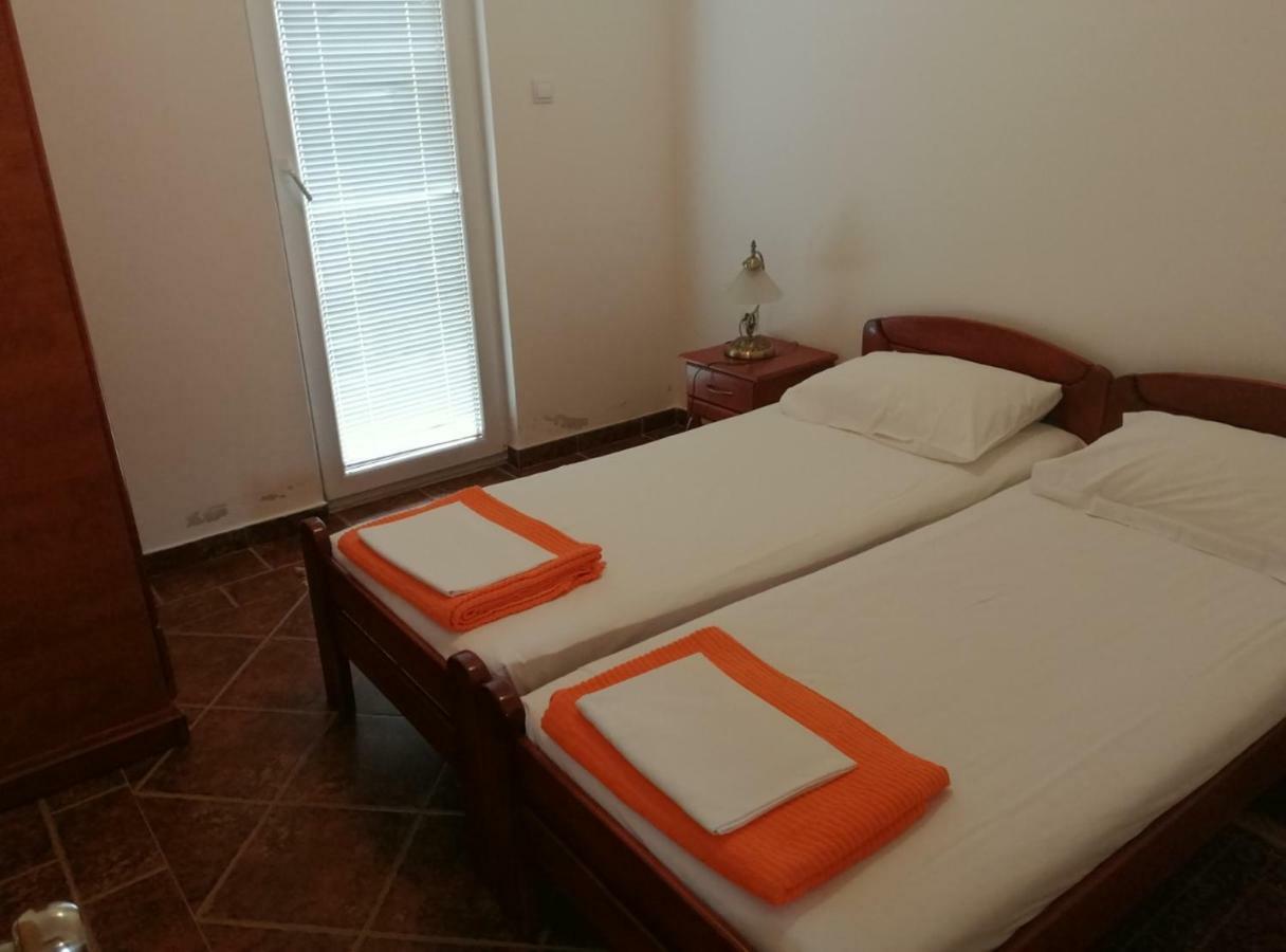 Apartments Mitrovic Podlicak Sveti Stefan Eksteriør billede